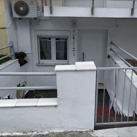 Celia'S Studio Apartment Nea Peramos  Exterior photo