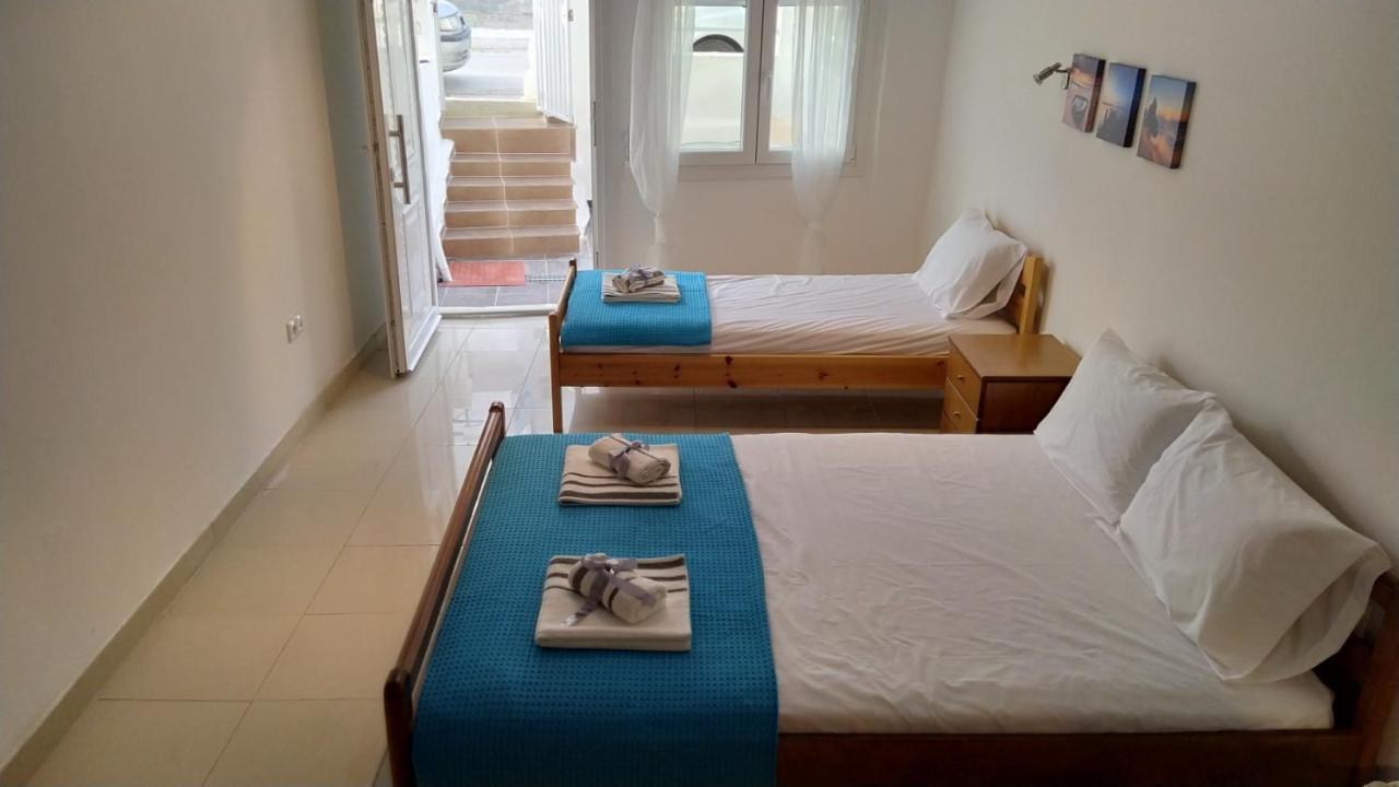 Celia'S Studio Apartment Nea Peramos  Exterior photo