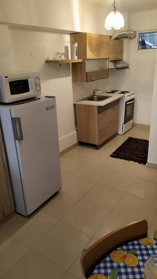 Celia'S Studio Apartment Nea Peramos  Exterior photo